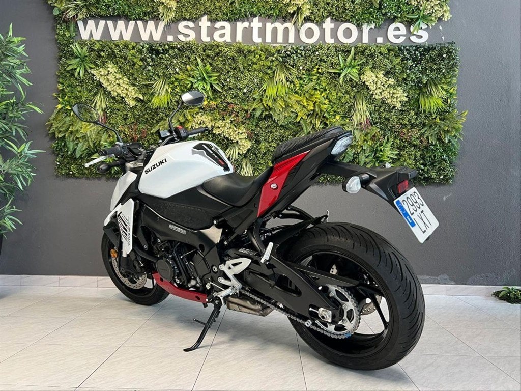Foto 5 SUZUKI GSX-S 950