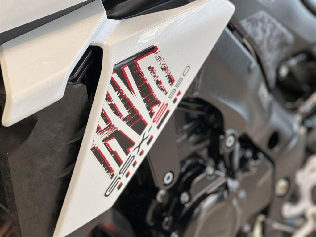 Foto 6 SUZUKI GSX-S 950