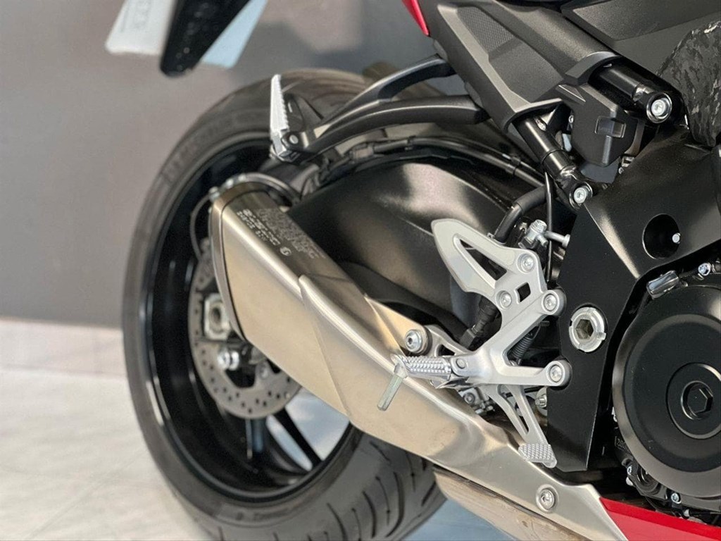 Foto 9 SUZUKI GSX-S 950
