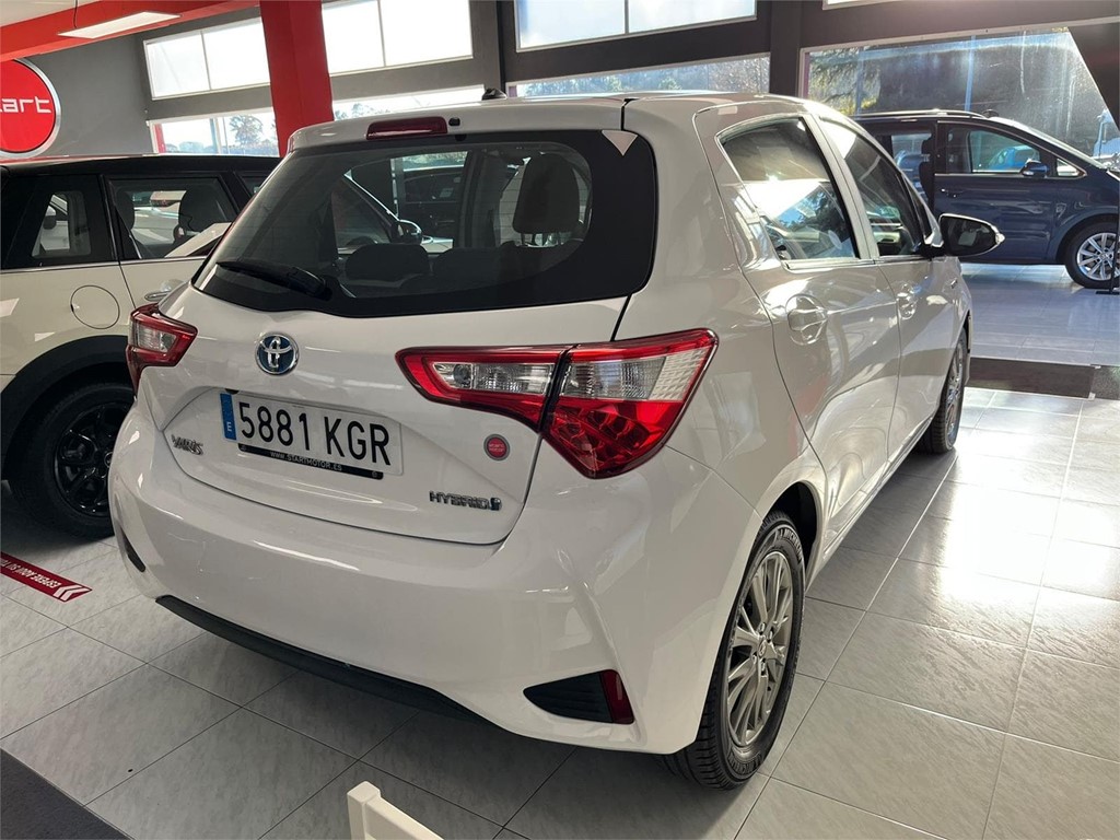 Foto 4 TOYOTA YARIS  3G 1.5  HYBRID ACTIVE 