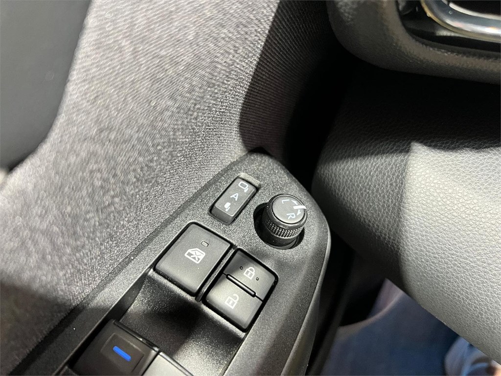 Foto 17 TOYOTA YARIS E-CVT HIBRID 1.5 120H STYLE