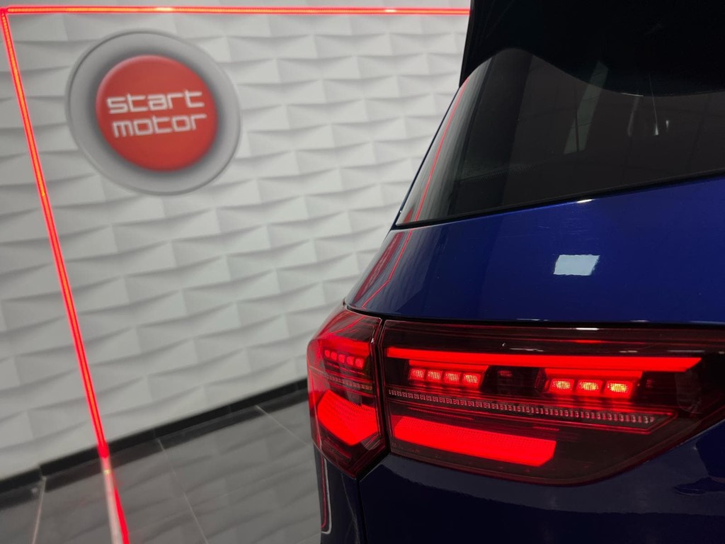 Foto 8 VOLKSWAGEN GOLF R 2.0 TSI DSG 320CV