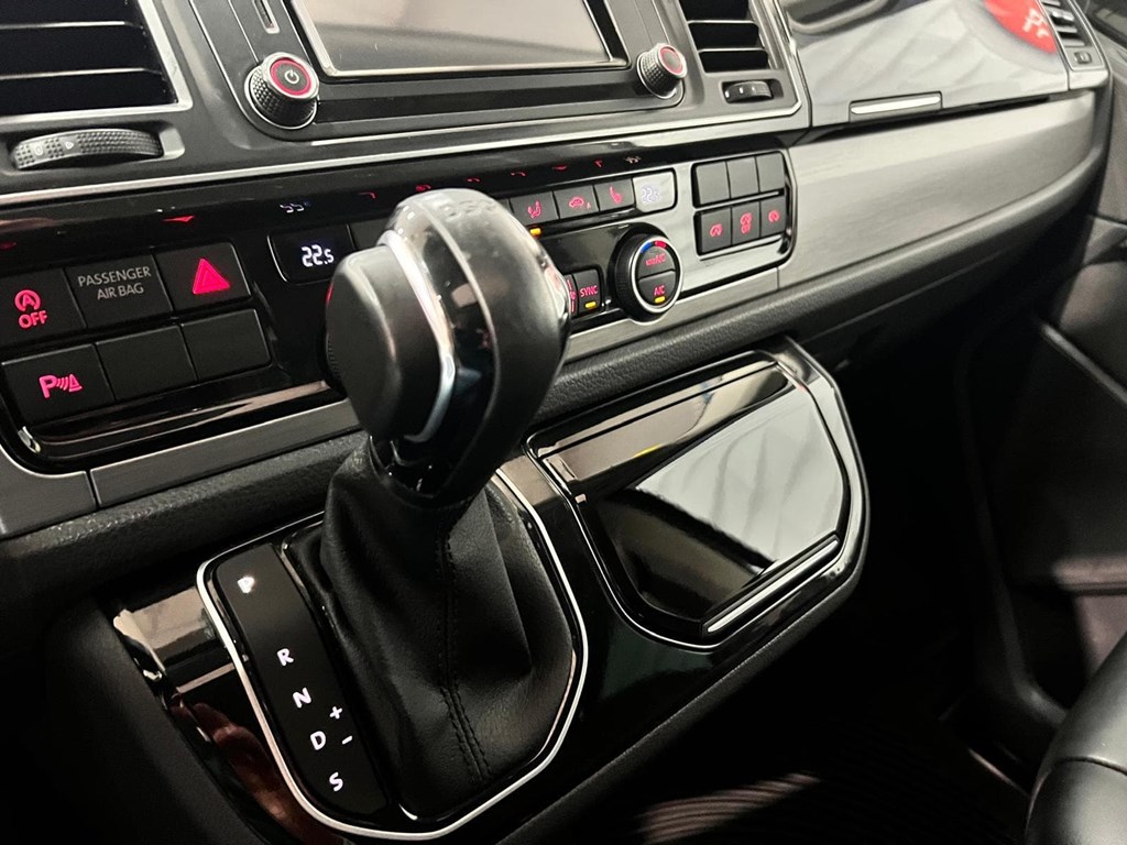 Foto 13 VOLKSWAGEN MULTIVAN PREMIUM CORTO 2.0 TDI 150CV DSG