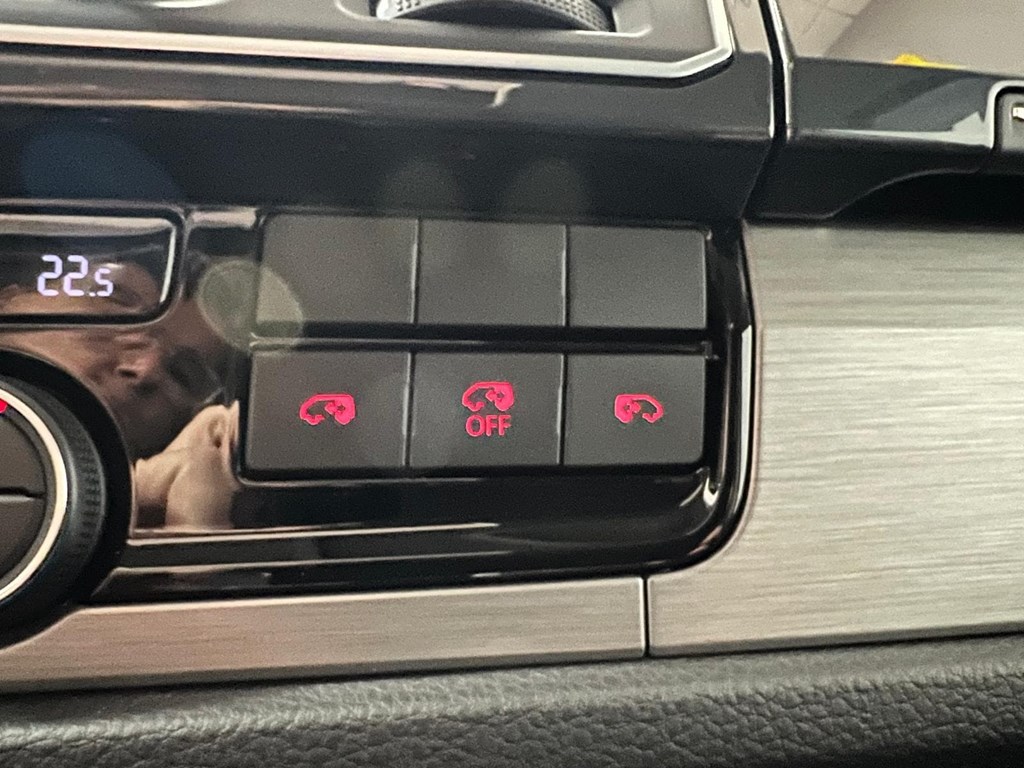 Foto 15 VOLKSWAGEN MULTIVAN PREMIUM CORTO 2.0 TDI 150CV DSG