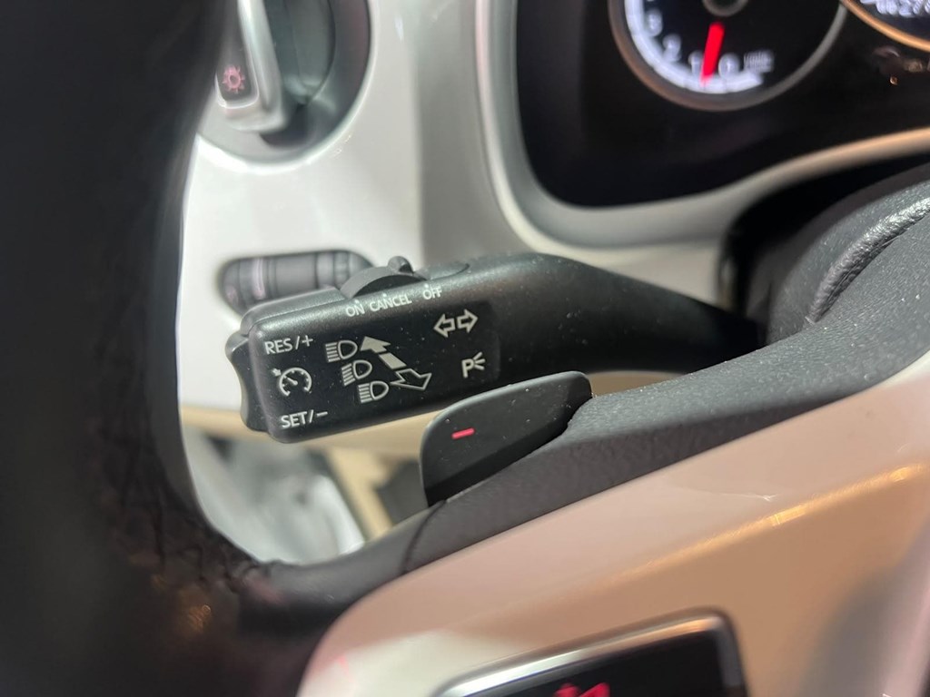 Foto 18 VOLKSWAGEN NEW BEETLE CABRIOLET 