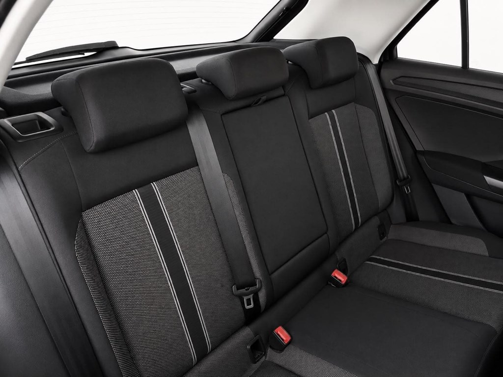 Foto 7 VOLKSWAGEN T-ROC ADVANCE 1.6 TDI 115CV