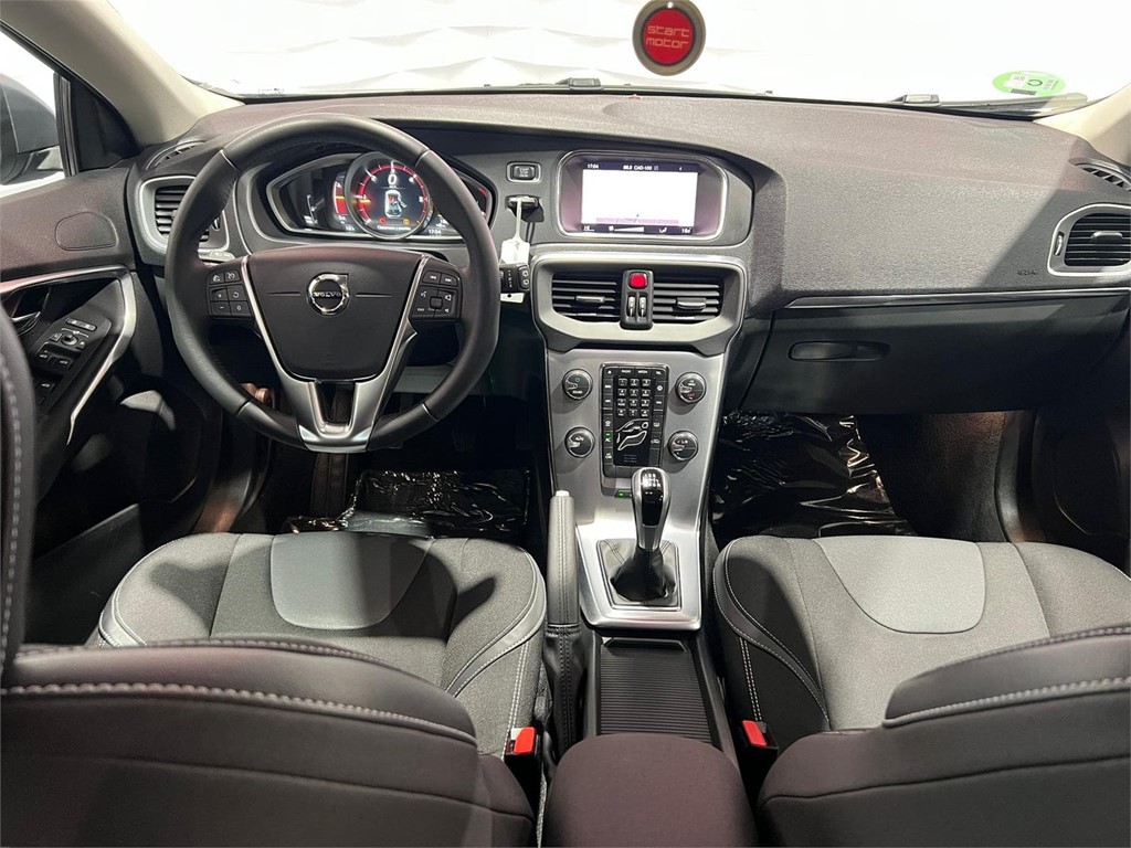 Foto 10 VOLVO V40 D2 2.0 120CV