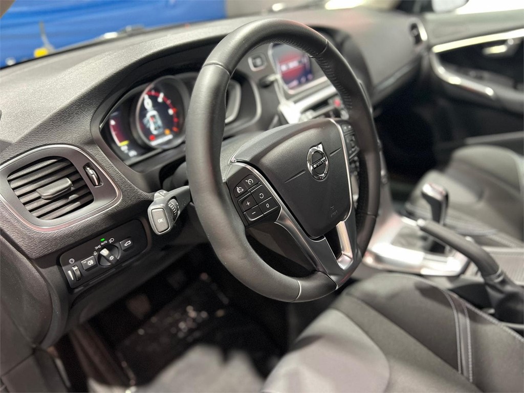 Foto 12 VOLVO V40 D2 2.0 120CV