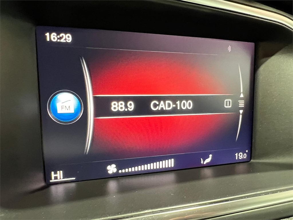 Foto 15 VOLVO V40 D2 2.0 120CV