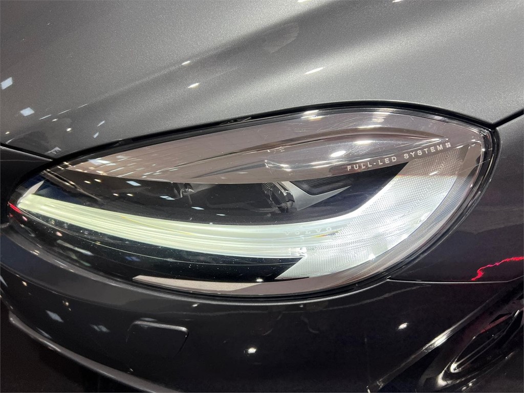 Foto 4 VOLVO V40 D2 2.0 120CV