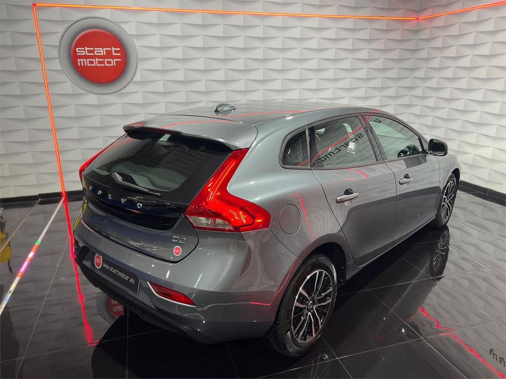 Foto 6 VOLVO V40 D2 2.0 120CV