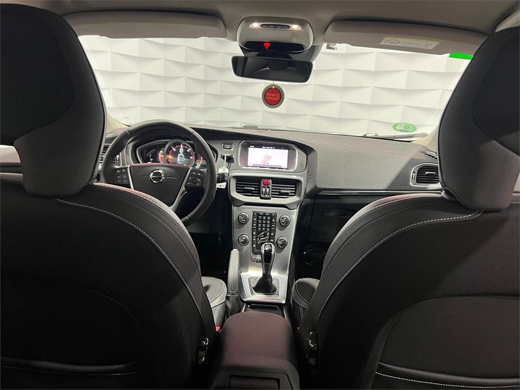 Foto 7 VOLVO V40 D2 2.0 120CV