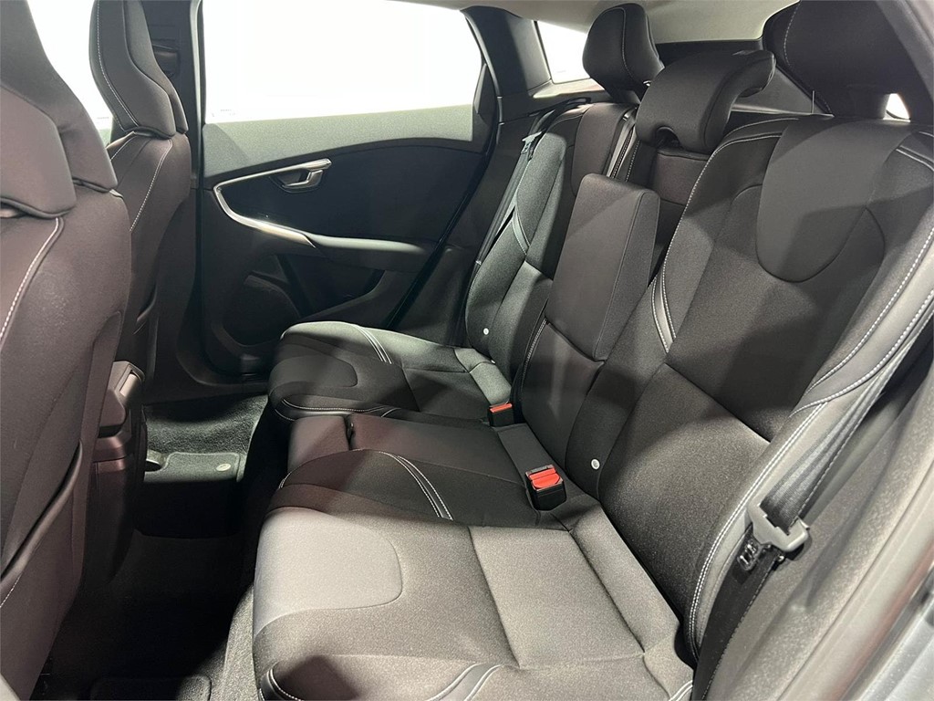 Foto 8 VOLVO V40 D2 2.0 120CV