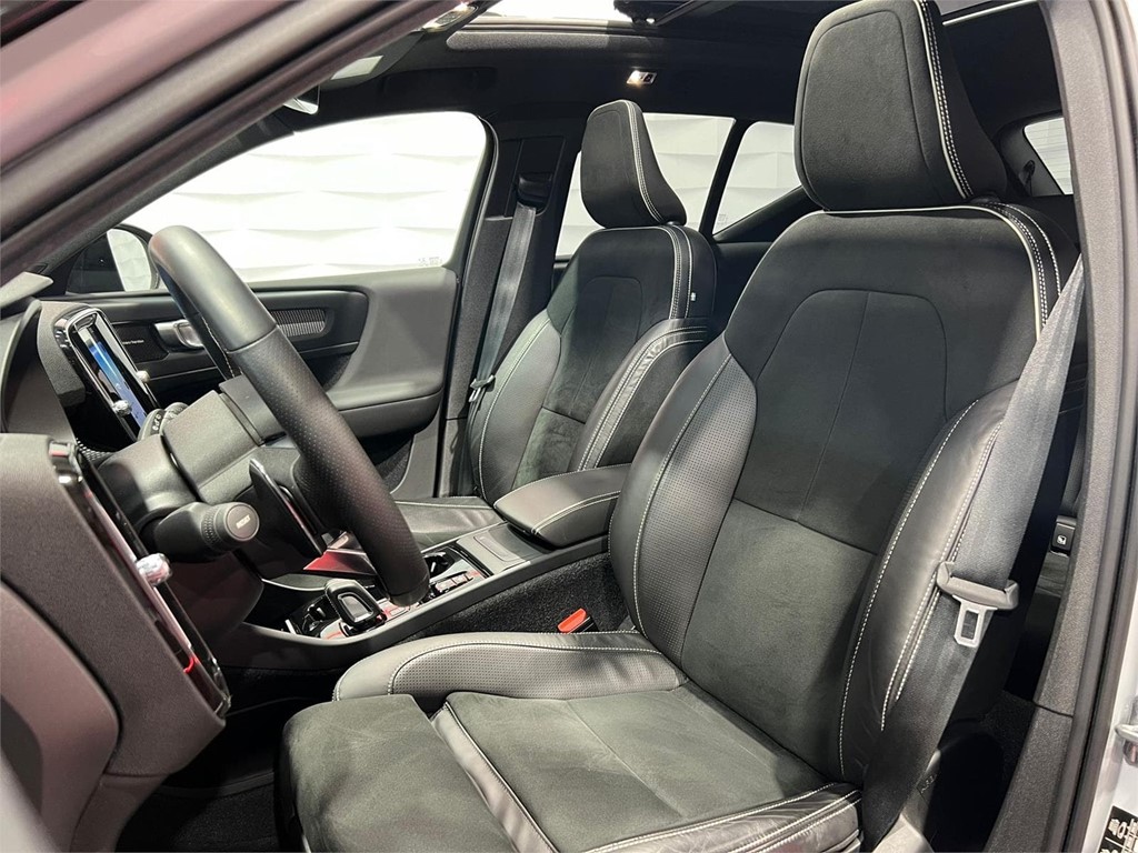 Foto 13 VOLVO XC 40 D3 RDESIGN 2.0 150