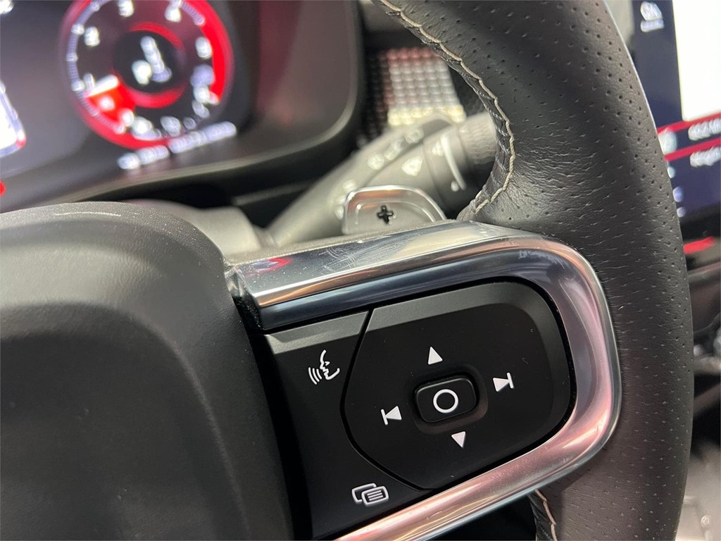Foto 18 VOLVO XC 40 D3 RDESIGN 2.0 150