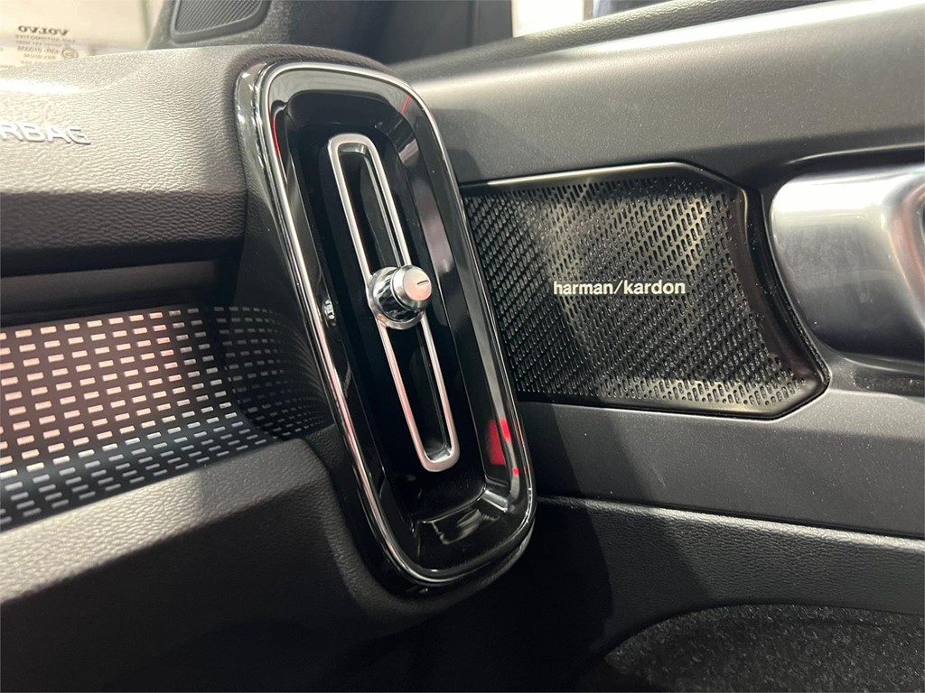 Foto 24 VOLVO XC 40 D3 RDESIGN 2.0 150