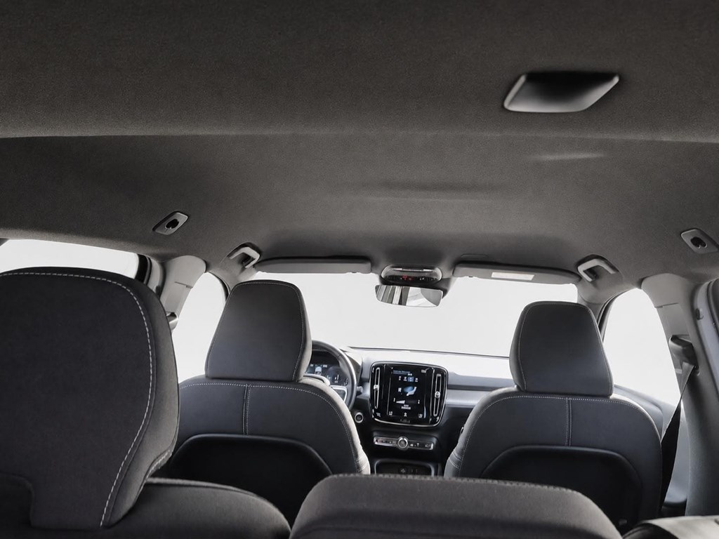 Foto 6 VOLVO XC40 1.5 T4 TWIN RECHARGE R-DESIGN EXP AUTO