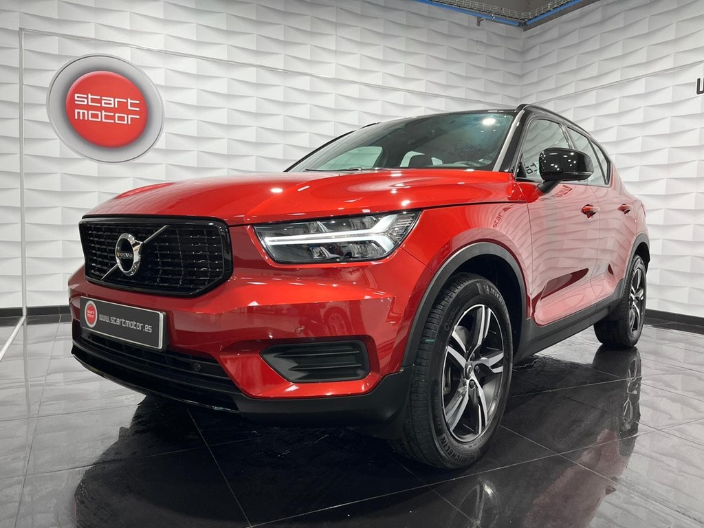 Foto 3 VOLVO XC40 2.0 D4 AWD RDesign 190CV