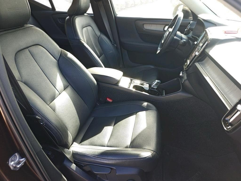 Foto 3 VOLVO XC40 INSCRIPTION 2WD 1.5 T3 165CV AT8
