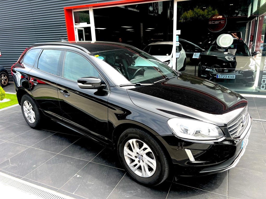 Foto 2 VOLVO XC60 2.0 D4 MOMENTUM