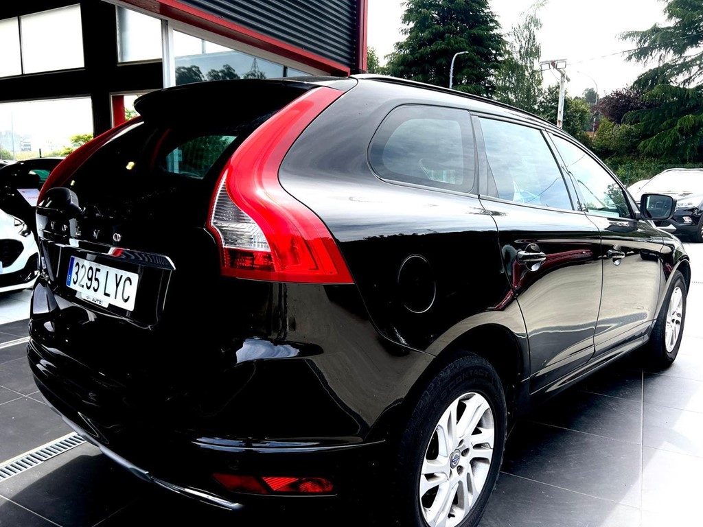 Foto 5 VOLVO XC60 2.0 D4 MOMENTUM