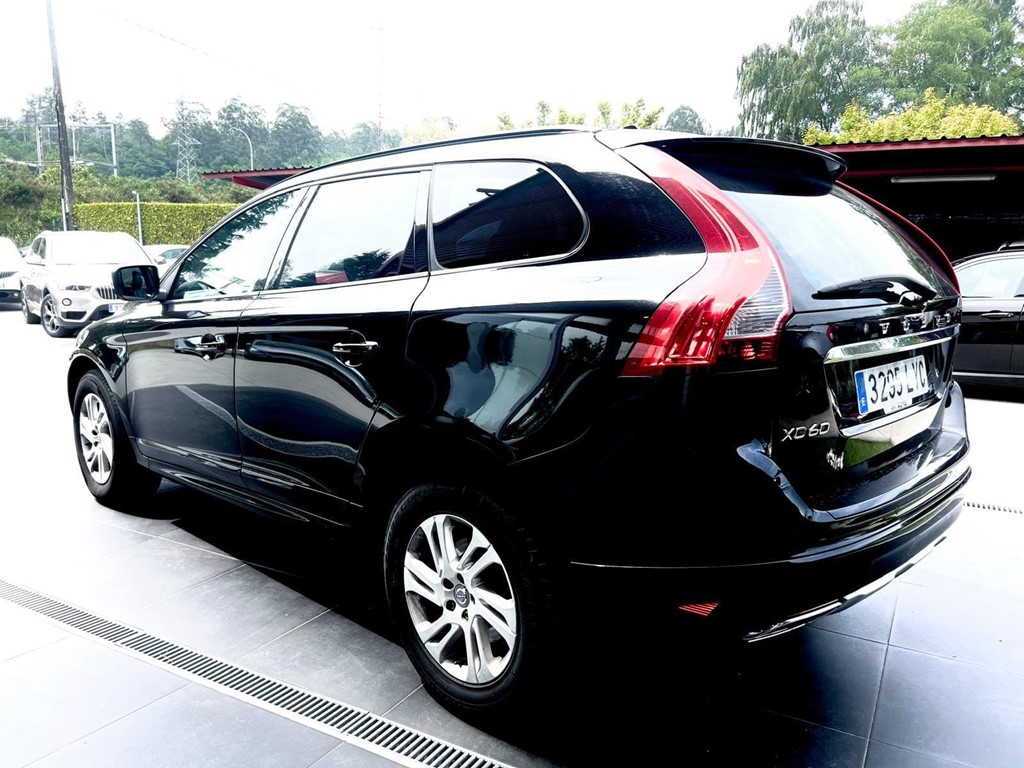 Foto 6 VOLVO XC60 2.0 D4 MOMENTUM