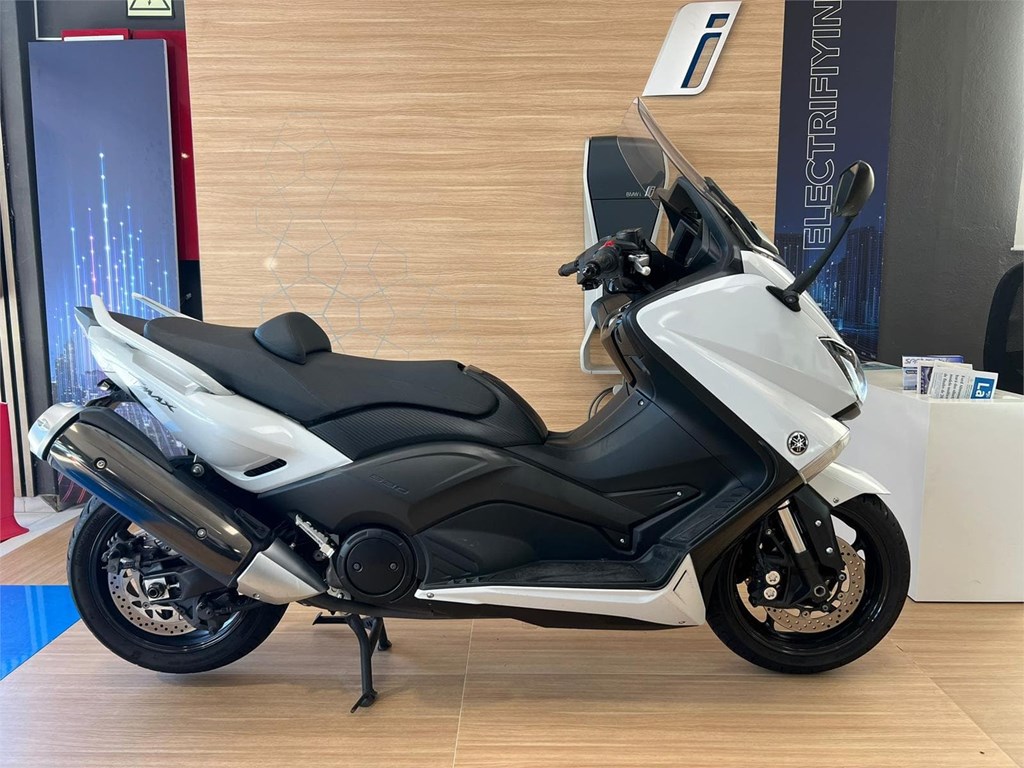 Foto 1 YAMAHA T-MAX 530