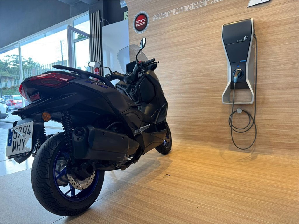 Foto 10 YAMAHA X-MAX 300