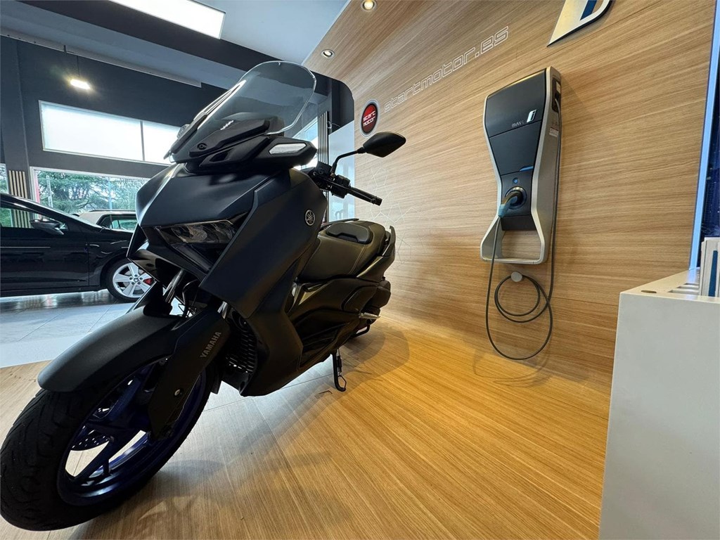 Foto 4 YAMAHA X-MAX 300